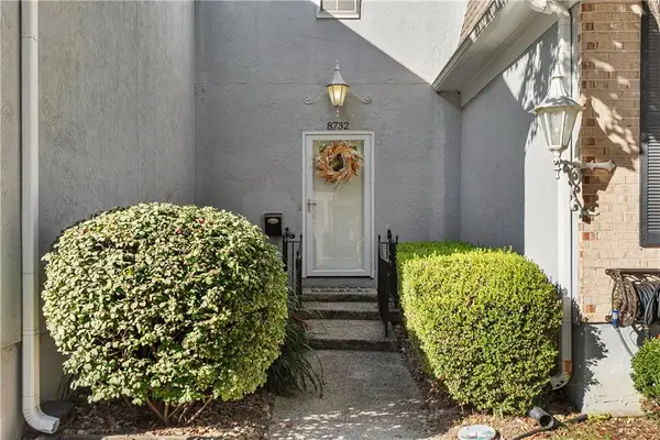 8732 Walmer Street, Overland Park, KS 66212