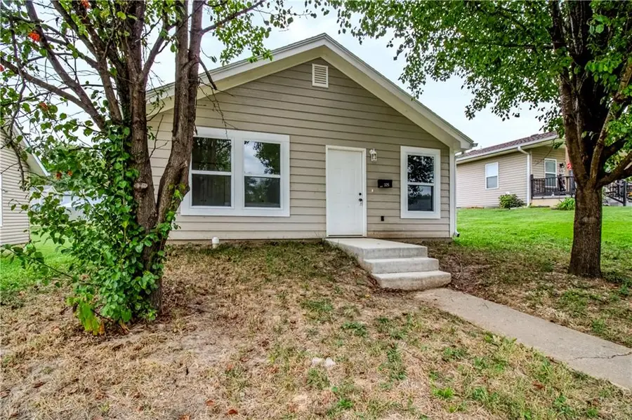 325 W Market Street, Warrensburg, MO 64093 - #3