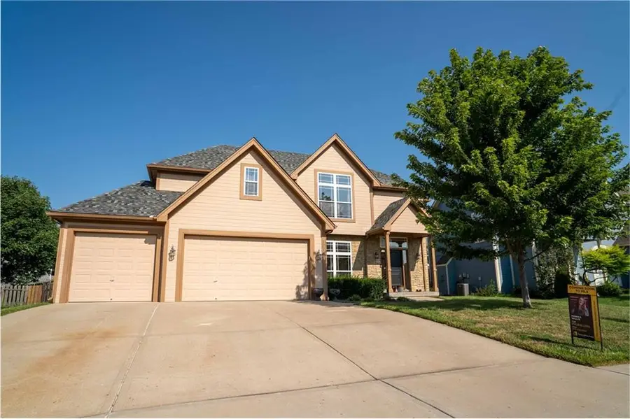 10760 N Laurel Avenue, Kansas City, MO 64157 - #2
