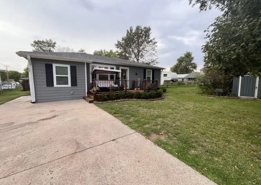 1725 S Central Avenue, Chanute, KS 66720 - #3