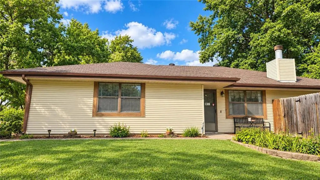 2700 NW 5th Street, Blue Springs, MO 64014 - #1