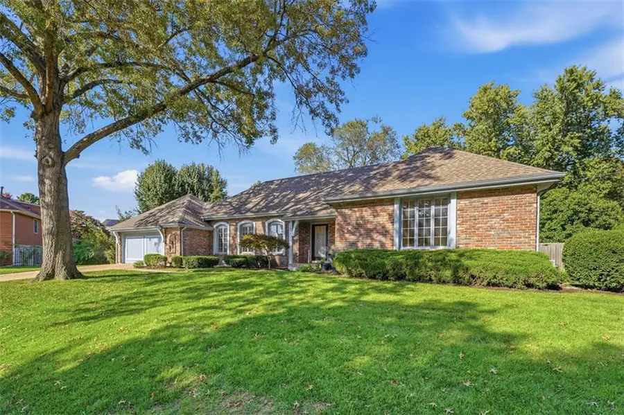 7816 W 100th Place, Overland Park, KS 66212 - #2