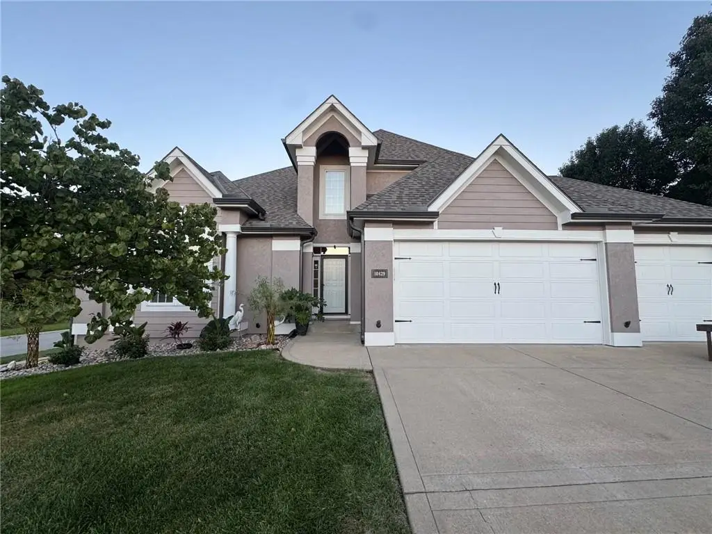 10429 N Lawn Avenue, Kansas City, MO 64156 - #1