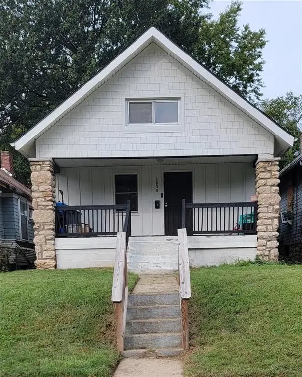 3838 Chestnut Avenue, Kansas City, MO 64128 - #1