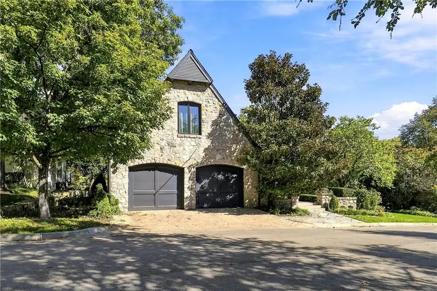 5300 Sunset Drive #1, Kansas City, MO 64112 - #3