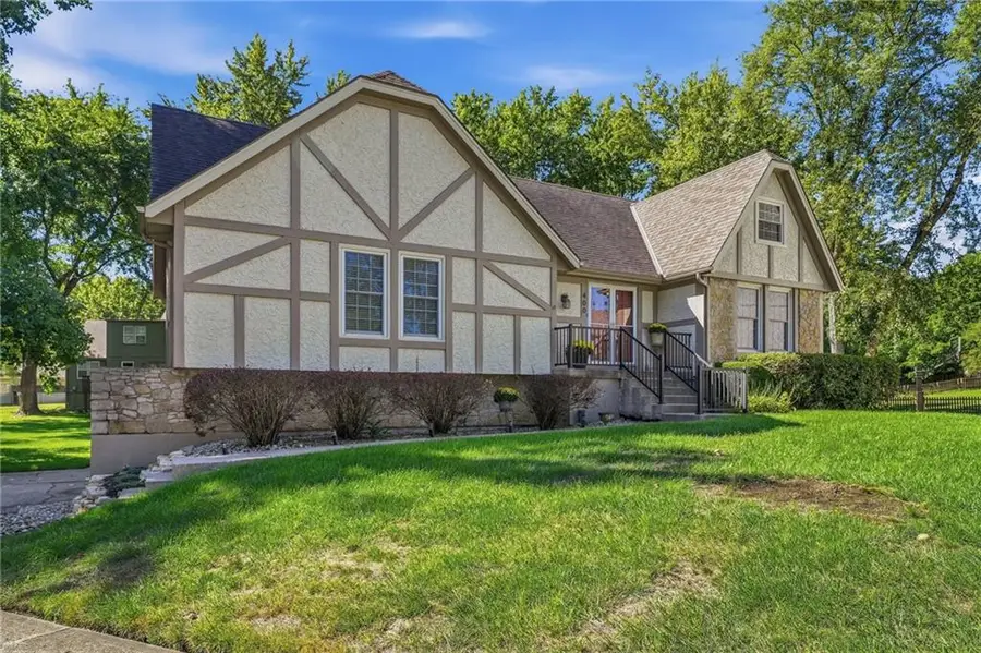 400 NE Dogwood Lane, Lees Summit, MO 64086 - #3