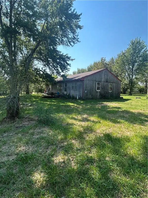 5900 SE W Highway, Lathrop, MO 64465