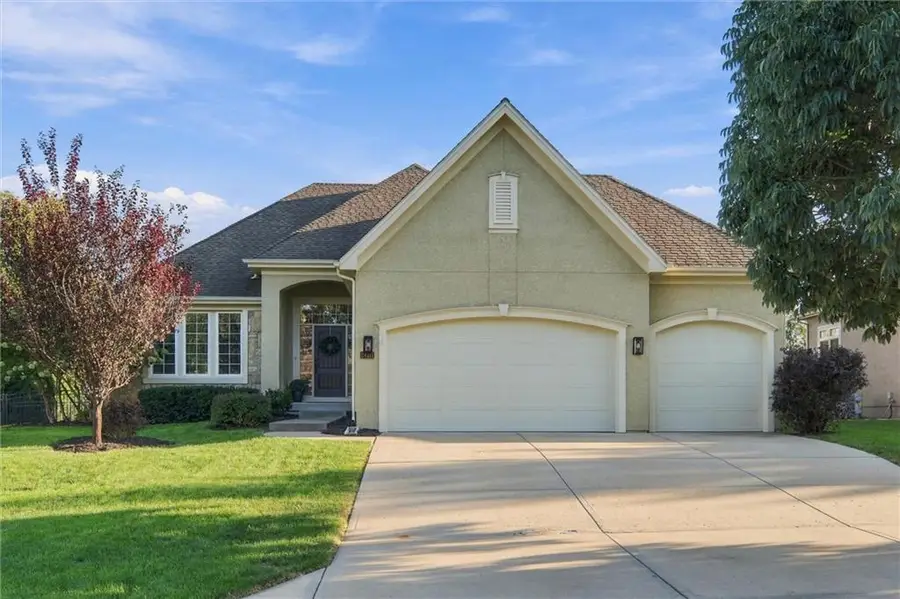 24111 W 121st Street, Olathe, KS 66061 - #2