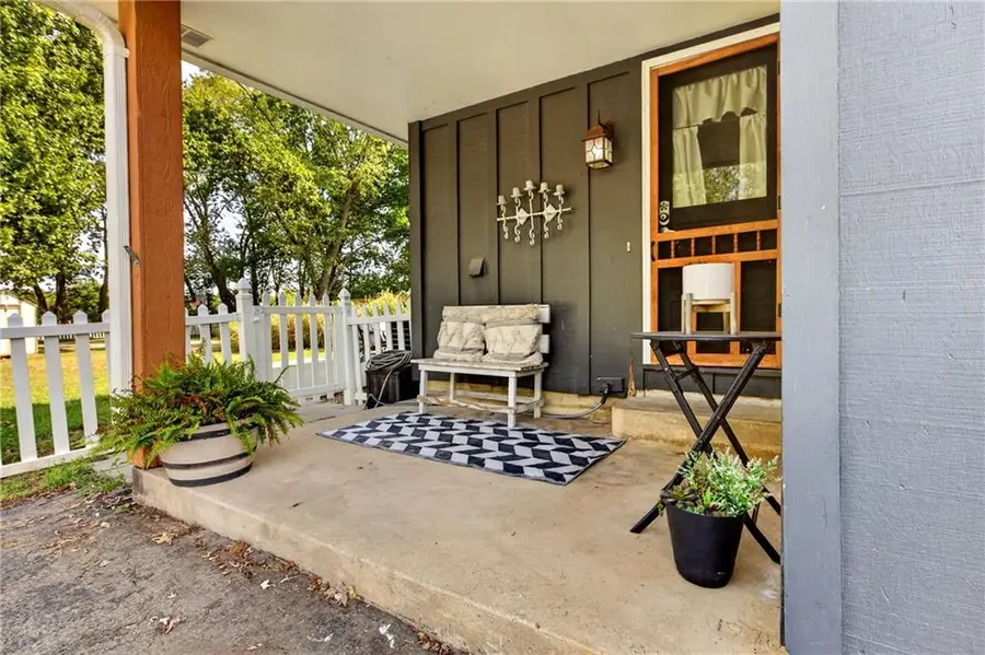 122 W Carlton Street, Frontenac, KS 66763 - #3