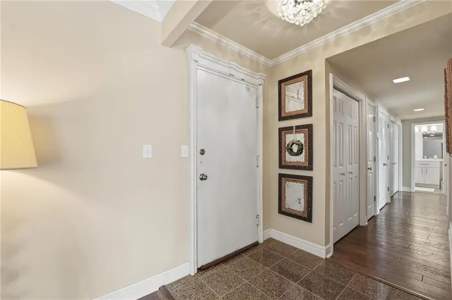 310 W 49 Street S #304, Kansas City, MO 64112 - #3