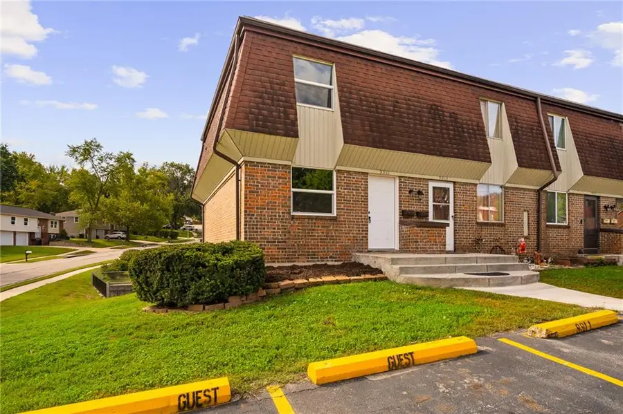 9911 W 52nd Street, Merriam, KS 66203 - #3