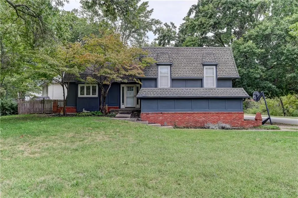 520 S Meadowbrook Lane, Olathe, KS 66062 - #1