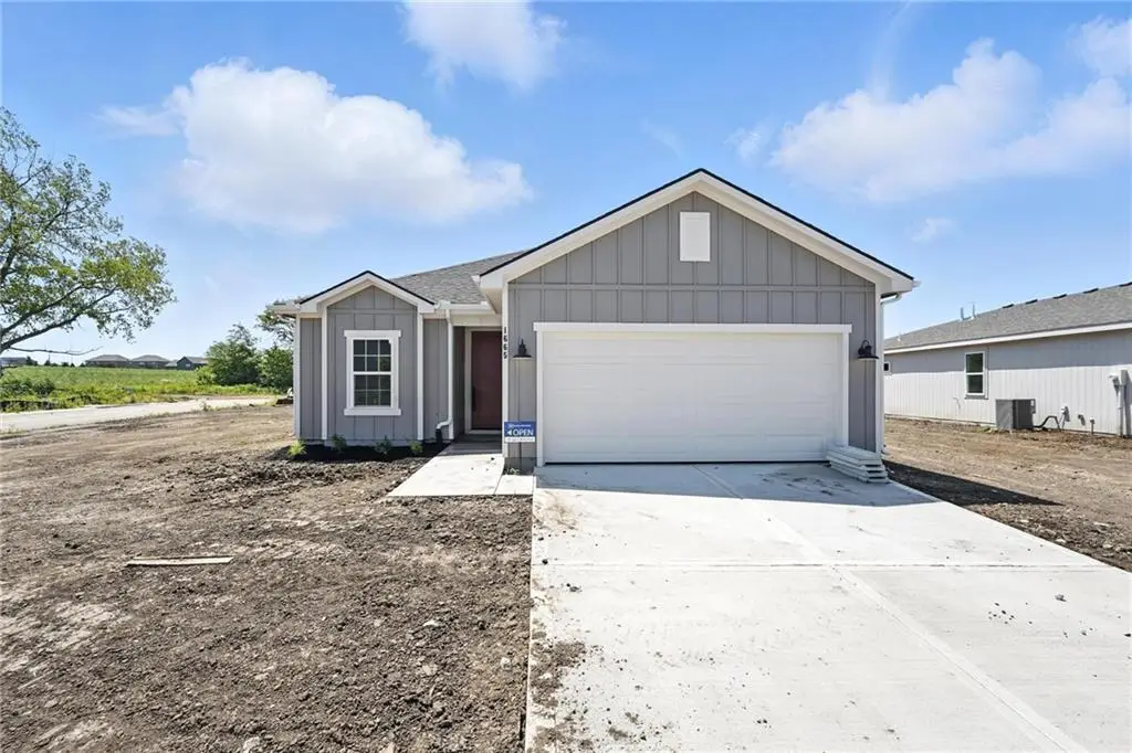 17585 Spivey Street, Gardner, KS 66030 - #1