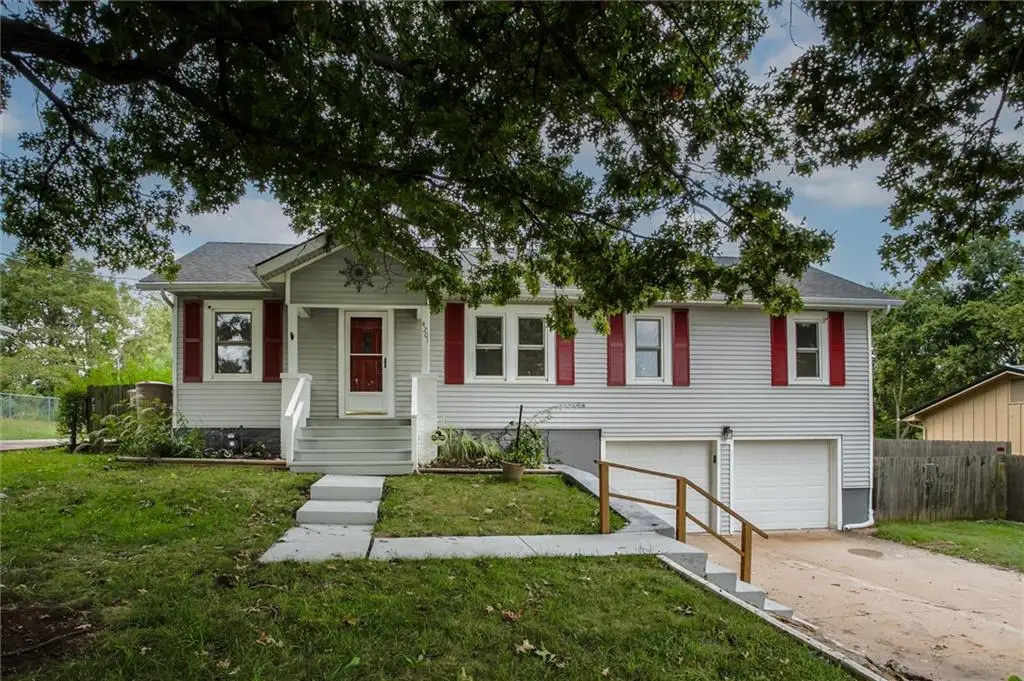 4201 Arlington Avenue, Kansas City, MO 64133 - #1
