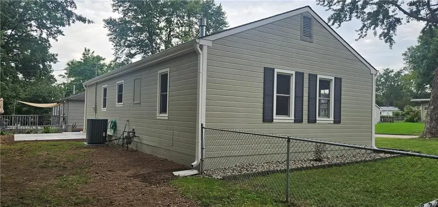 401 SW Madison Street, Lees Summit, MO 64063 - #3