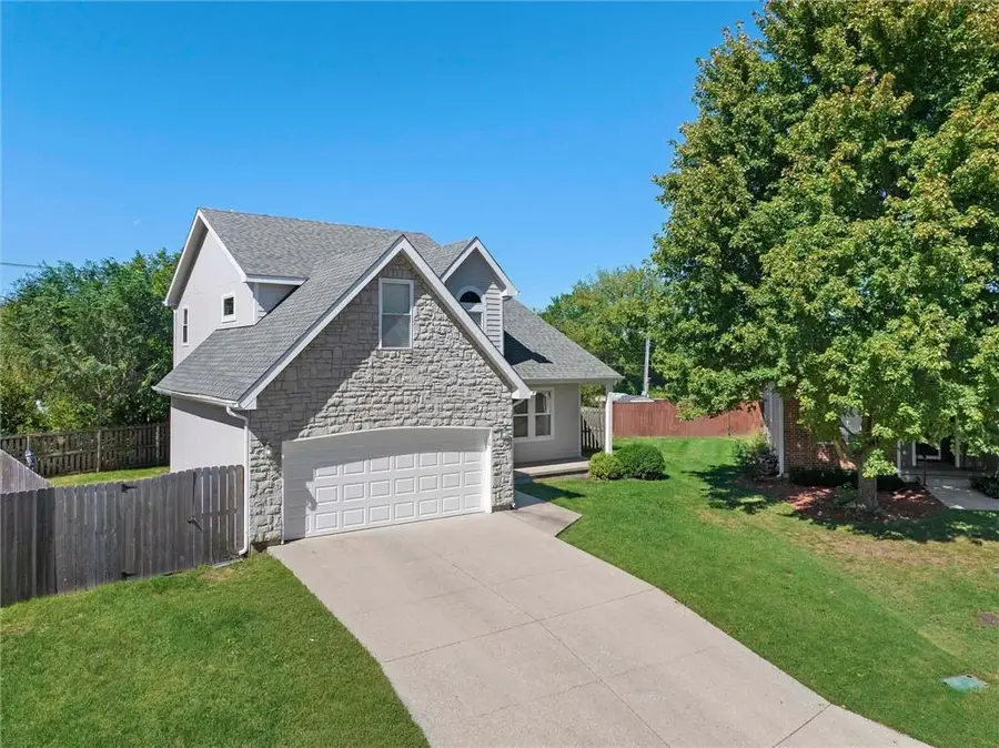 1310 S Pin Oak Circle, Ottawa, KS 66067 - #2