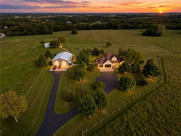 19505 S Raffurty Road, Pleasant Hill, MO 64080