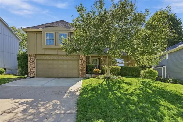 14715 S Arapaho Drive, Olathe, KS 66062