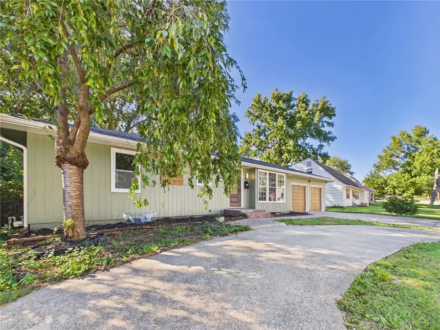 13624 Parker Avenue, Grandview, MO 64030 - #3