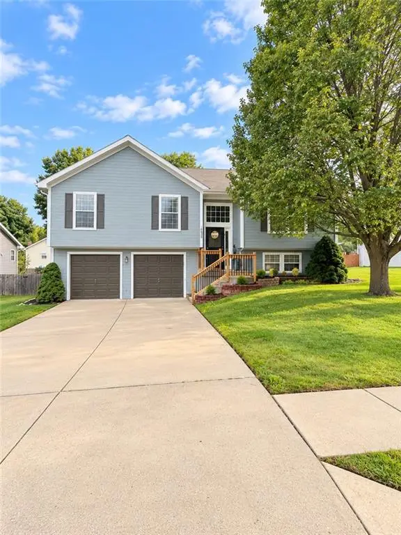10430 N Tracy Avenue, Kansas City, MO 64155