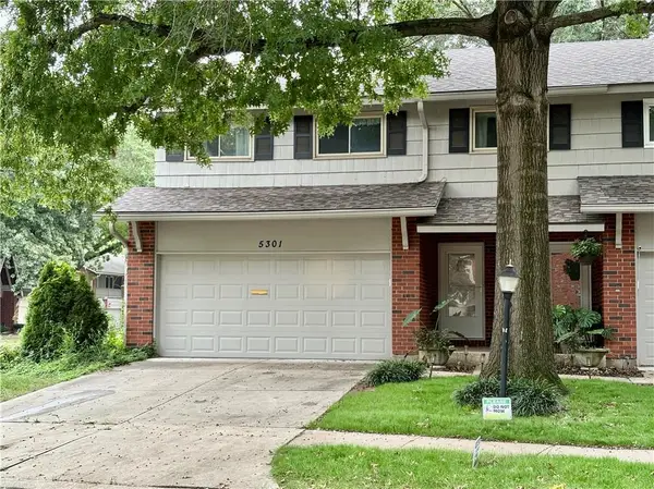 5301 W 103 Place, Overland Park, KS 66207