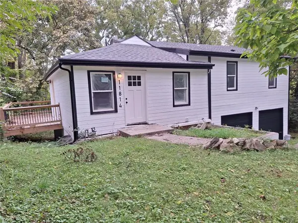 11814 E Roberts Street, Sugar Creek, MO 64054