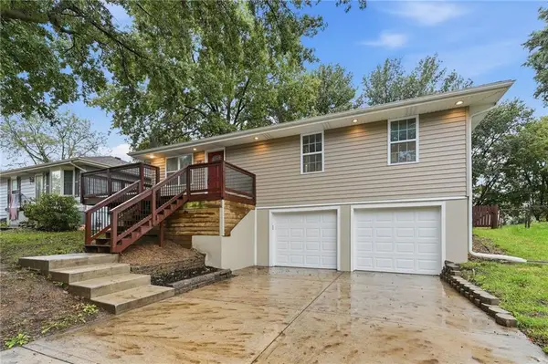 519 NE 98th Place, Kansas City, MO 64155