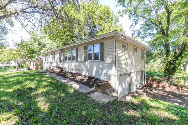 6730 NE Ridgeway Avenue, Kansas City, MO 64119