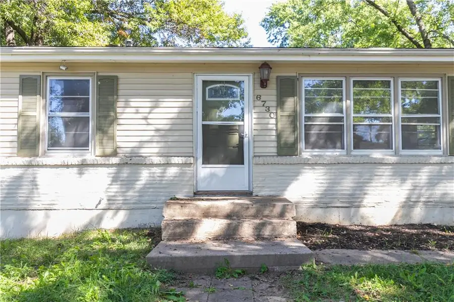 6730 NE Ridgeway Avenue, Kansas City, MO 64119 - #3