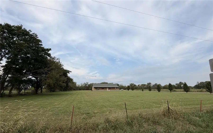 123 N 3 Highway, Girard, KS 66743 - #2