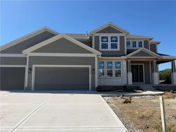 11426 S Emerald Street, Olathe, KS 66061