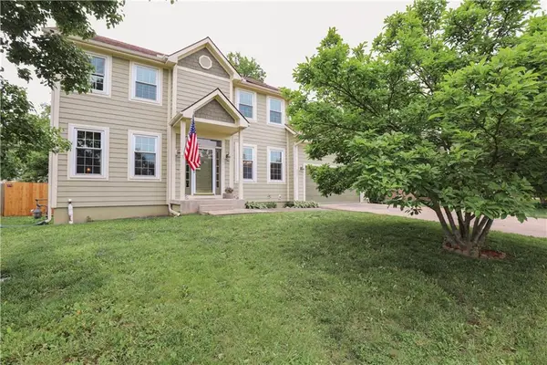 223 W Colleen Court, Gardner, KS 66030