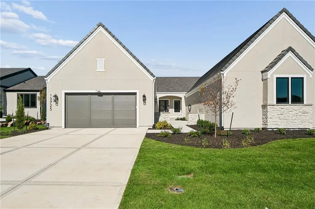 13725 Pembroke Lane, Leawood, KS 66224 - #1