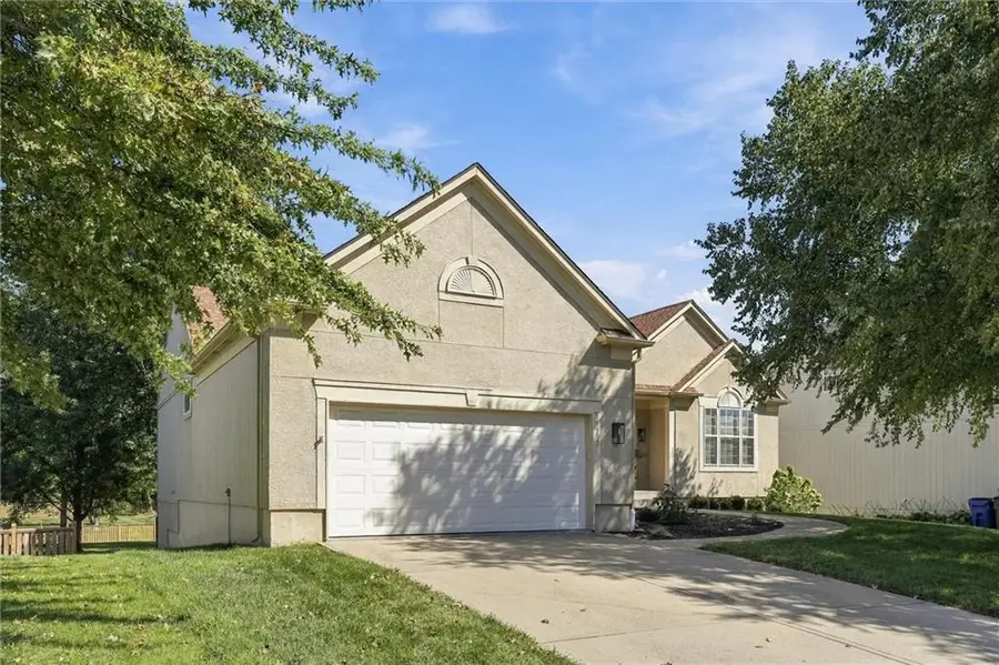 15593 S Blackfoot Street, Olathe, KS 66062 - #2