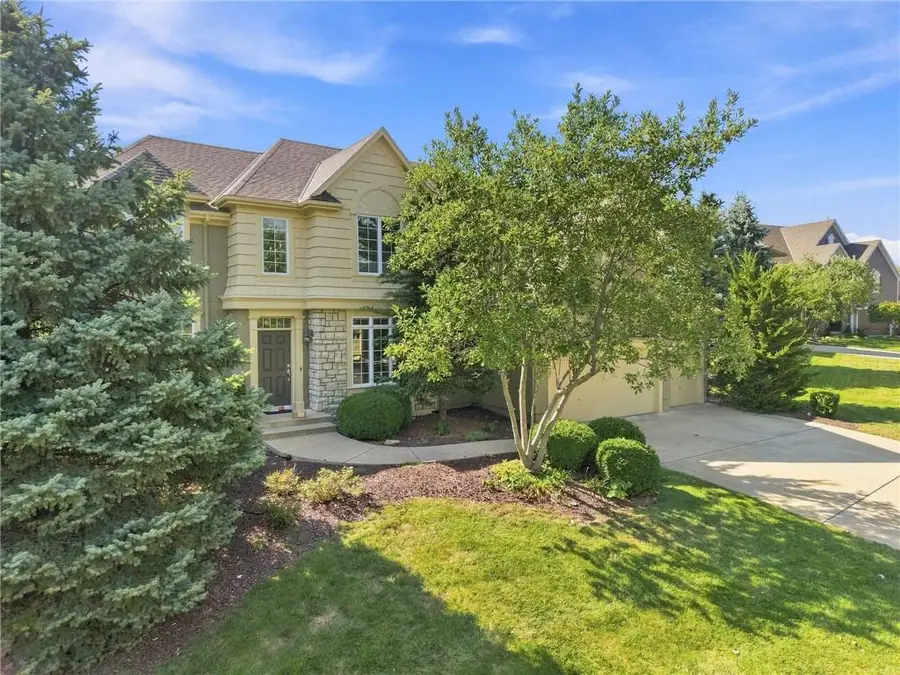 5427 W 164th Place, Overland Park, KS 66085 - #2