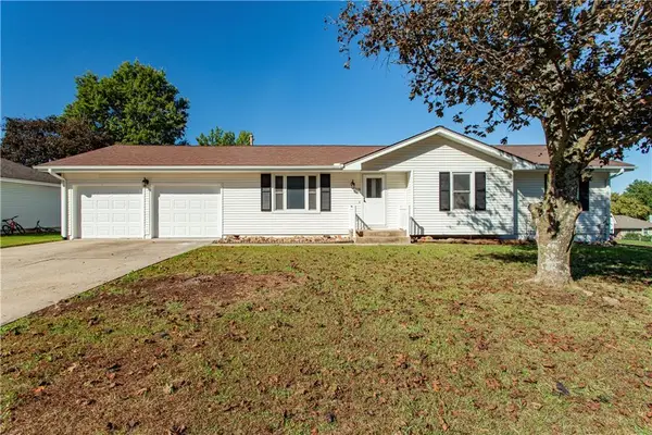 1908 Cedar Street, Higginsville, MO 64037