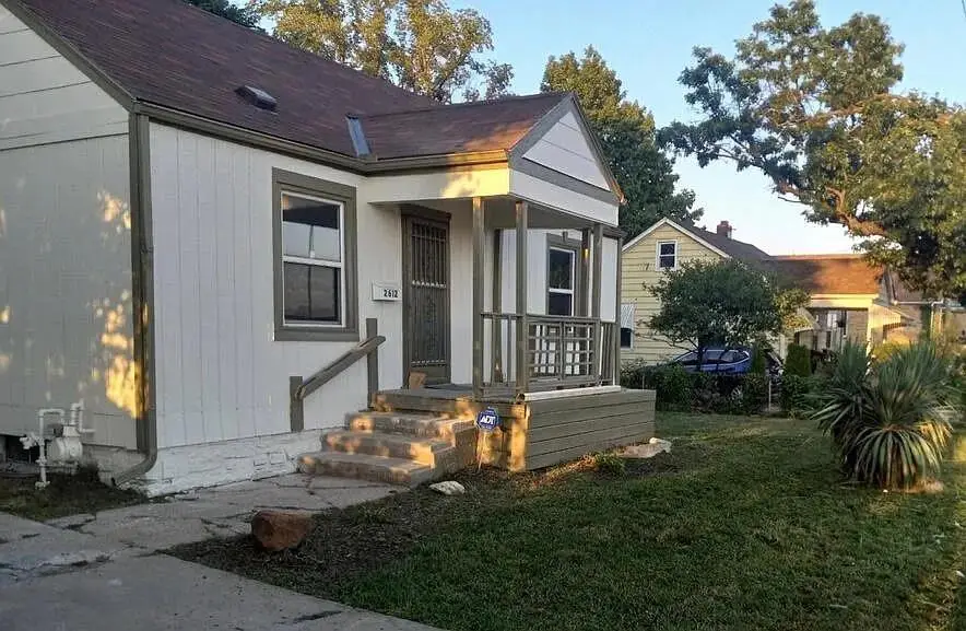 2612 E 75th Street, Kansas City, MO 64132 - #1