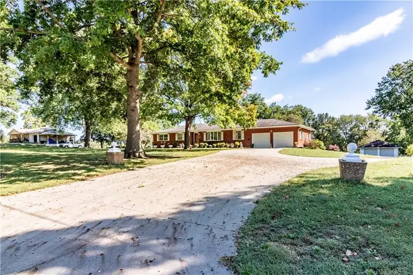 225 S County Line Road, Windsor, MO 65360