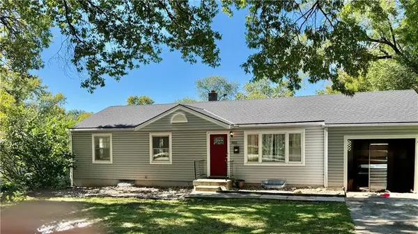 9012 Wornall Road, Kansas City, MO 64114