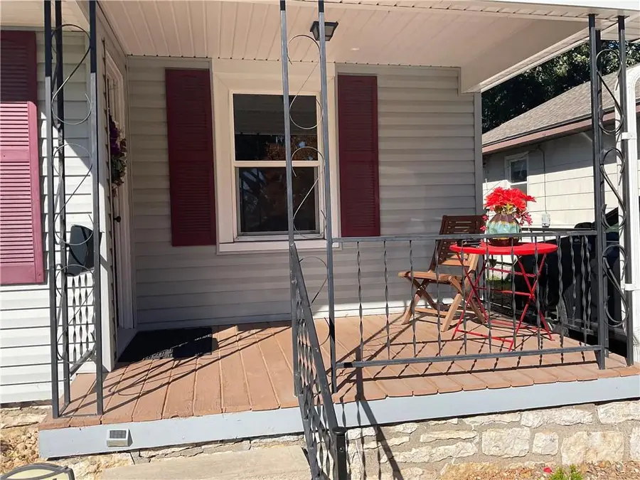 1014 E 23rd Avenue, North Kansas City, MO 64116 - #2