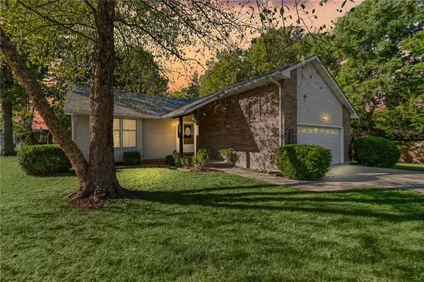 112 W Calvird Drive, Clinton, MO 64735