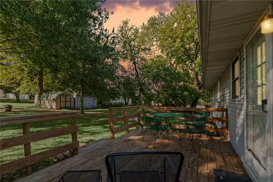 112 W Calvird Drive, Clinton, MO 64735 - #3