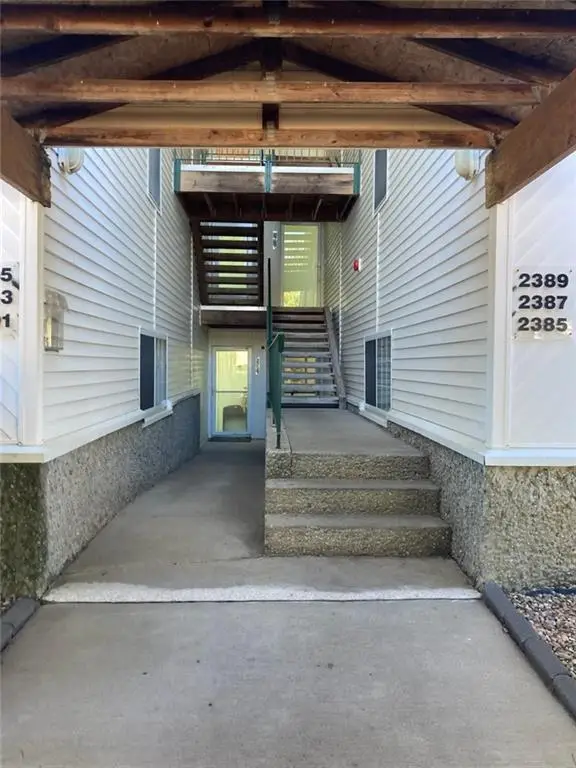 2393 NE 68th Street, Gladstone, MO 64118