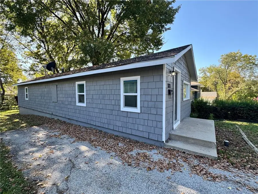 1003 E 83rd Terrace, Kansas City, MO 64131 - #2