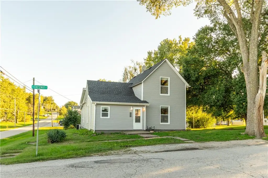 202 W Chestnut Street, Savannah, MO 64485 - #1