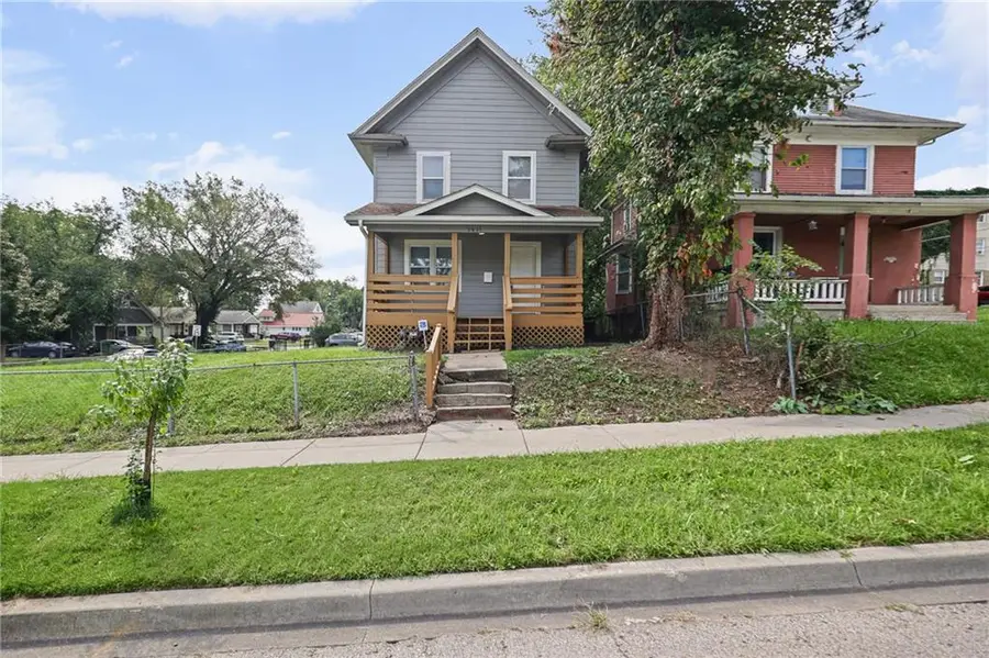 1411 E 35th Street, Kansas City, MO 64109 - #2