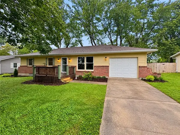 112 W 8th Street, Kearney, MO 64060
