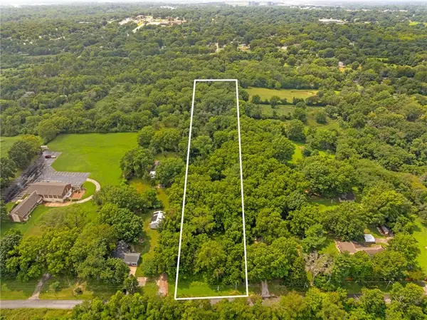 9304 Elm Avenue, Kansas City, MO 64138