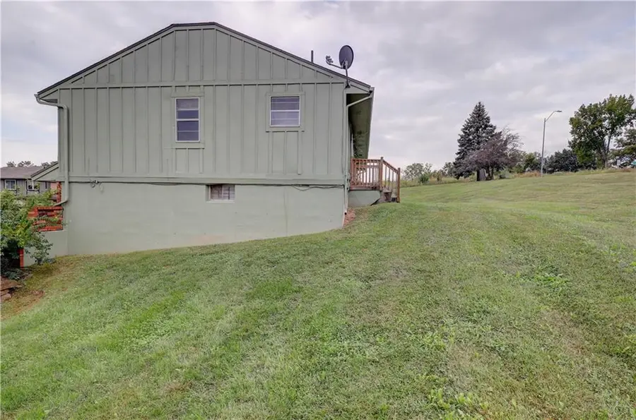 10508 E 41st Street, Kansas City, MO 64133 - #2