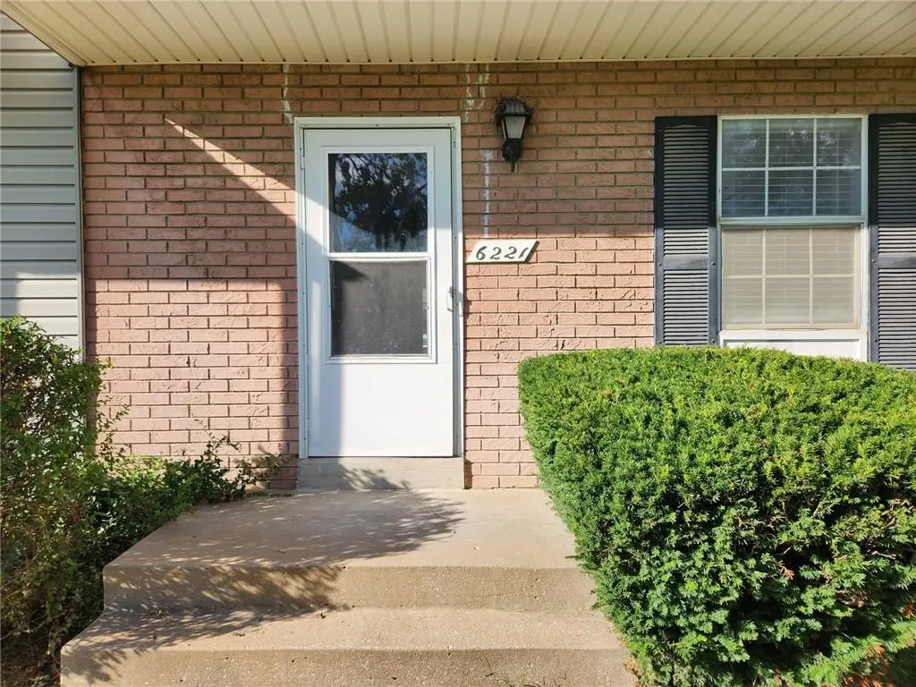 6221 E 127th Street, Grandview, MO 64030 - #1